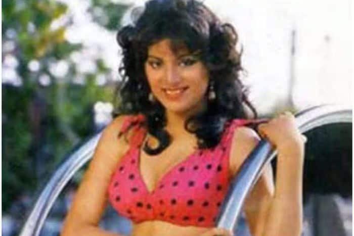 Who is Sonam Khan? When did she start her career?