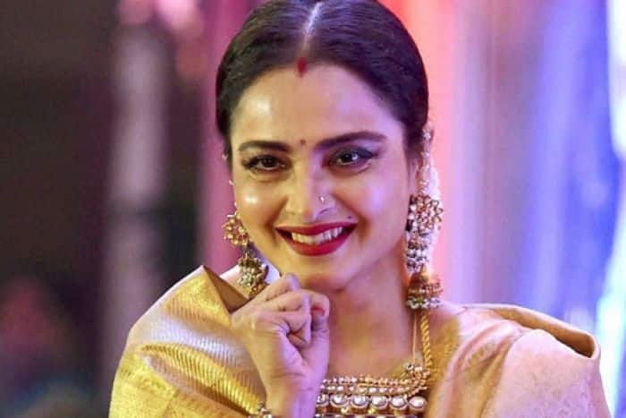 रेखा देती हैं यंग एक्ट्रेसेस को मात